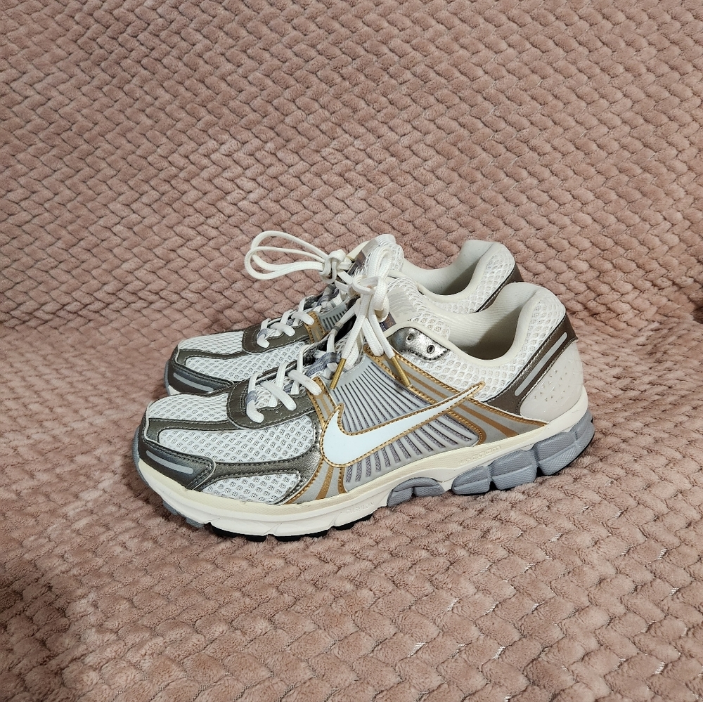 Nike Zoom Vomero 5 - Metallic Pewter Gold Men's Size 11.5